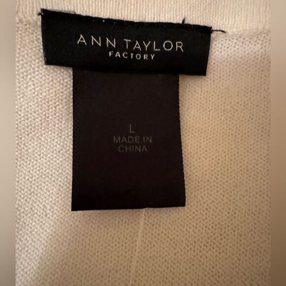 NWT Ann Taylor Factory Ruffled Cuffs And Hem Cardigan Size Large - Picture 8 of 9